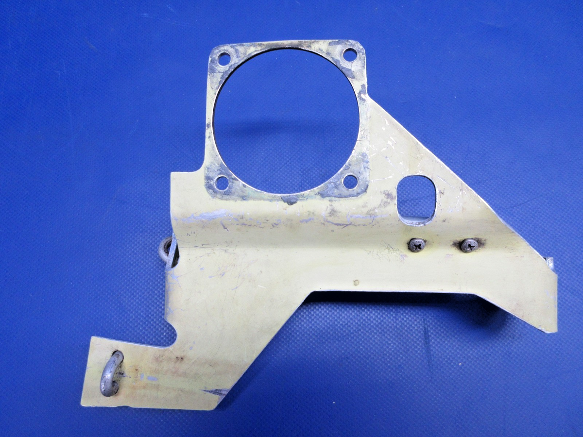 Beech 76 Duchess Engine Control Support Bracket P/N 105-940010-9 (0526-889)3