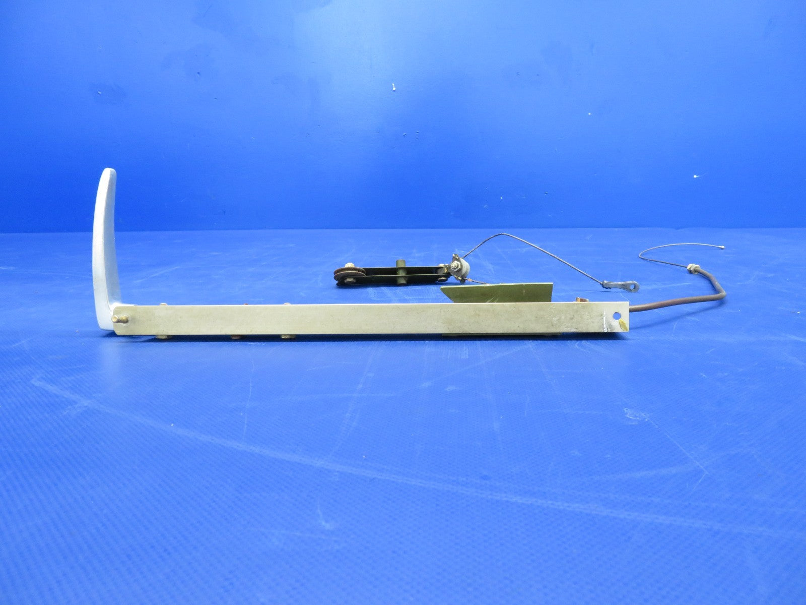 Cessna 172M Parking Brake Handle & Bellcrank P/N 0813150-55 (0826-411)2