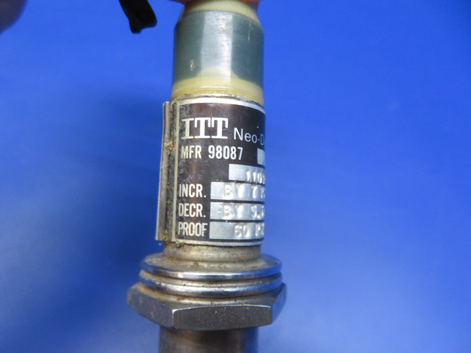 Cessna 421 ITT Neo-Dyn Pressure Switch 28v P/N 9910287-8 CORE (0326-153)1
