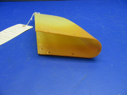 Cessna 172 Vertical Fin Tip No Beacon Base 0531006-33 (1021-359)