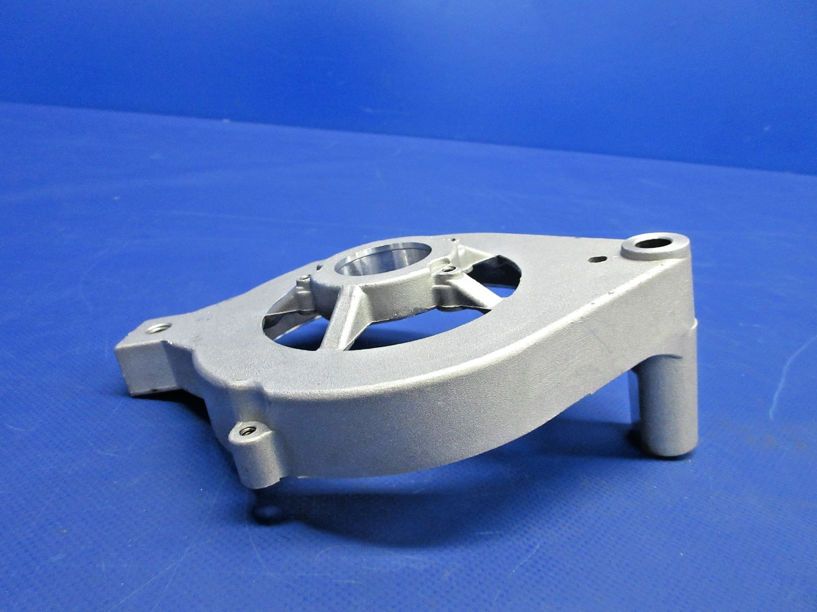 Hartzell Alternator Front Housing P/N 41052 NOS (0326-925)7