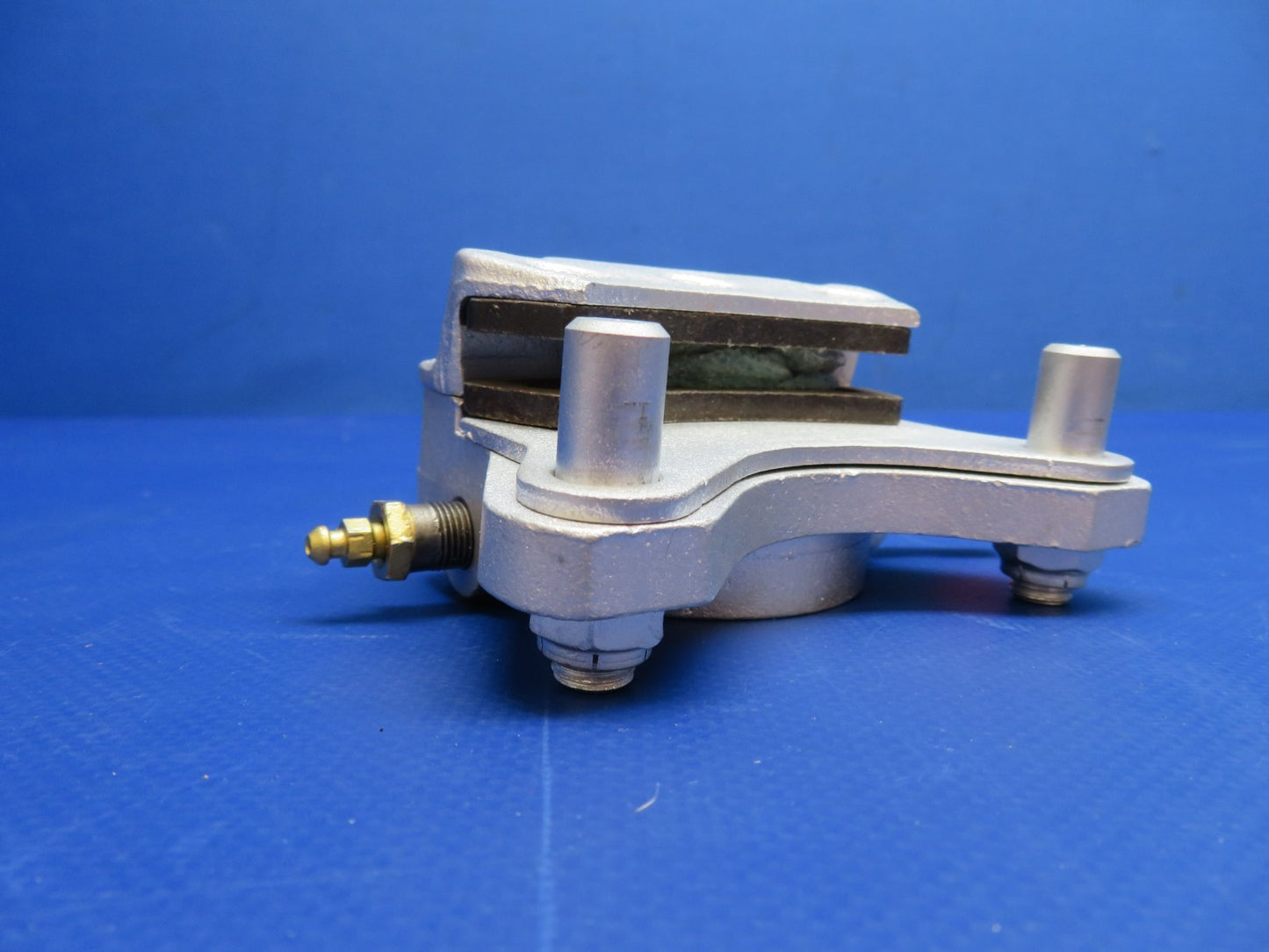 Mooney M20 / M20E Cleveland Brake Caliper P/N 30-5 REBUILT w Linings (0326-1790)7