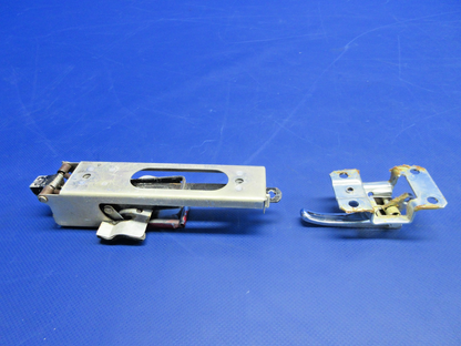 Piper AFT Cabin Door Side Latch w/Handle P/N 68188-00 (0626-890)2