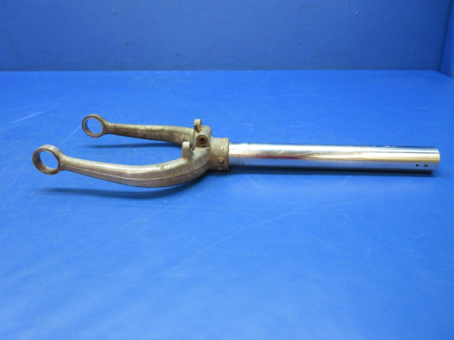 Piper PA-23-250 Aztec Nose Gear Fork & Tube P/N D4636-1-E (0924-1409)
