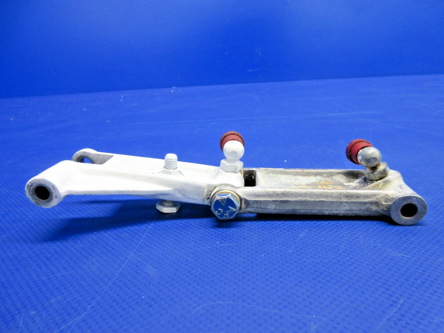 Beech D95A Nose Landing Gear Steering Idler Cross Link P/N 35-825173 (0326-782)8