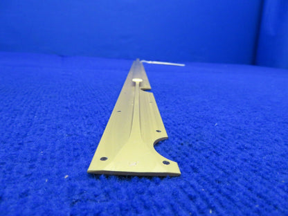 Cessna 172 / 182 / McFarlane Seat Rail RH OTBD NOS P/N MC0511293-4 (0222-377)4
