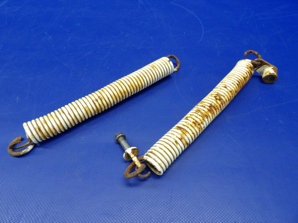 Beech 76 Duchess Main Gear Brace Spring Set P/N 105-810028-1 (0526-1329)7