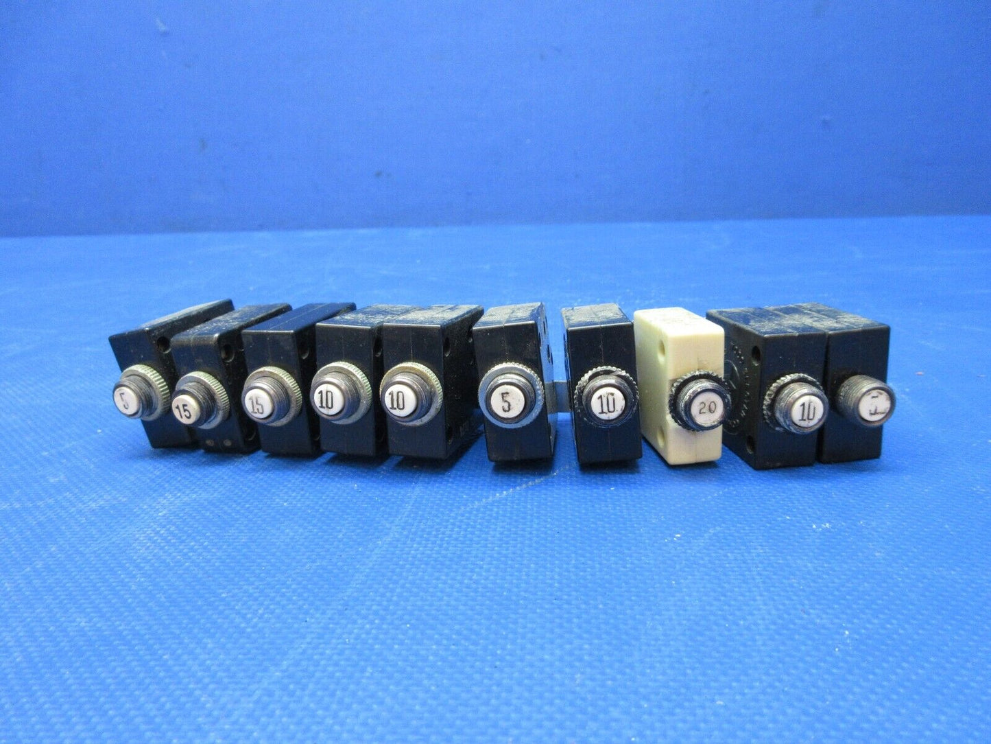 Cessna Wood Electric Circuit Breakers P/N 1600-041-01008 LOT OF 18 (0924-1367)