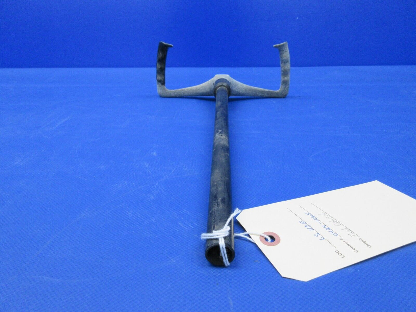 Cessna 150 Control Wheel / Yoke P/N 0513240-16 (0424-1065)