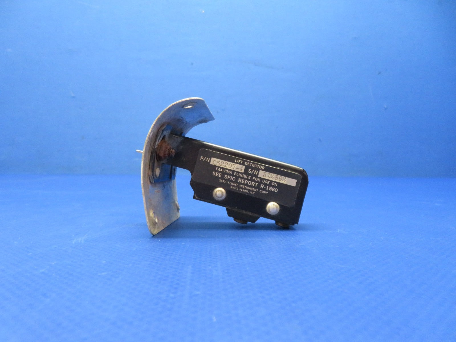 Piper PA-28-140 Safe Flight Lift Detector 14/28v C52207-7 TESTED (0326-135)7