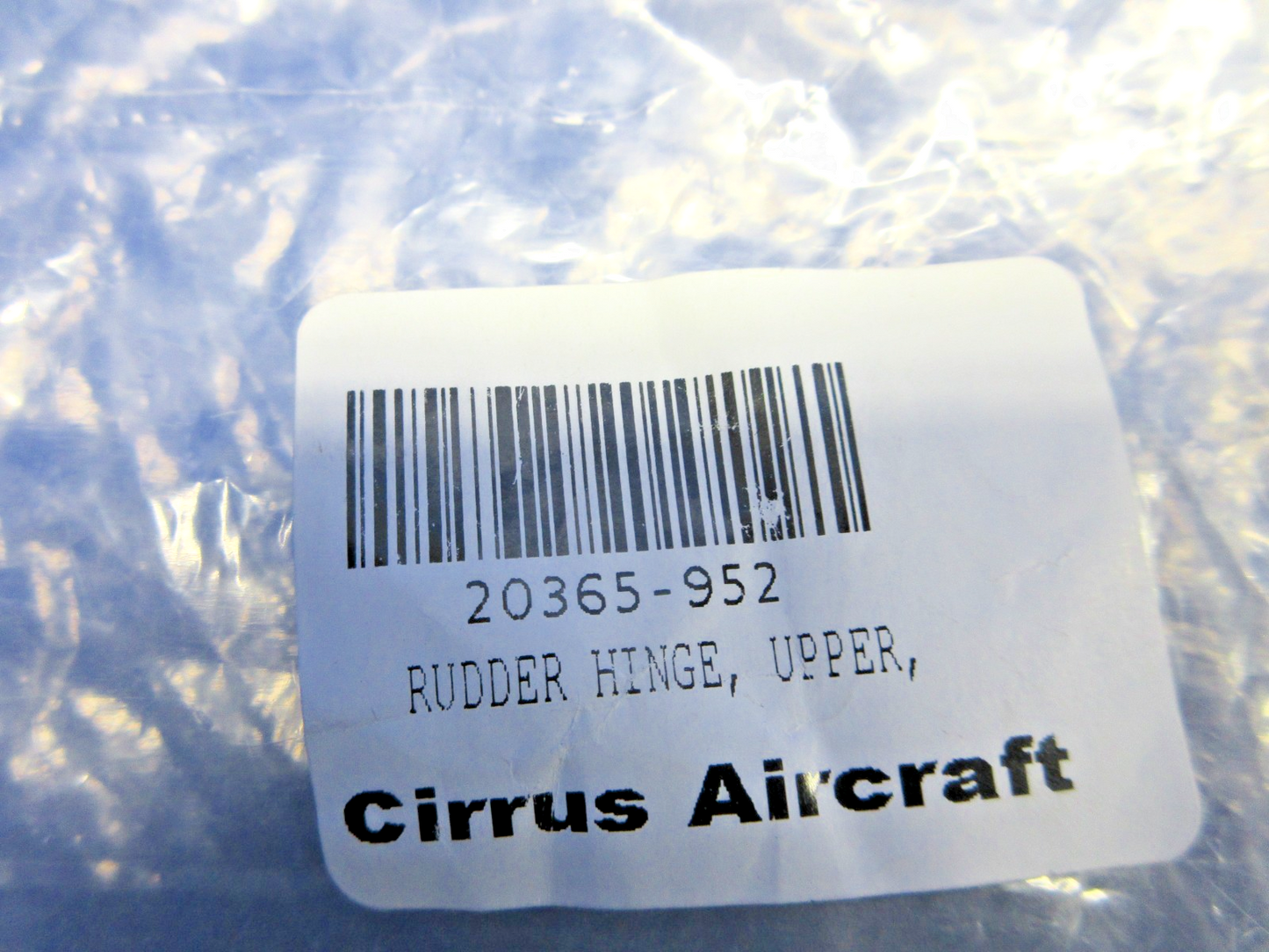 Cirrus SR20 / SR22 Rudder Hinge P/N 20365-952 NOS (0426-707)2