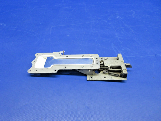 Cessna 172 / 172RG Cabin Door Latch LH P/N 0717023-3 (0826-748)0