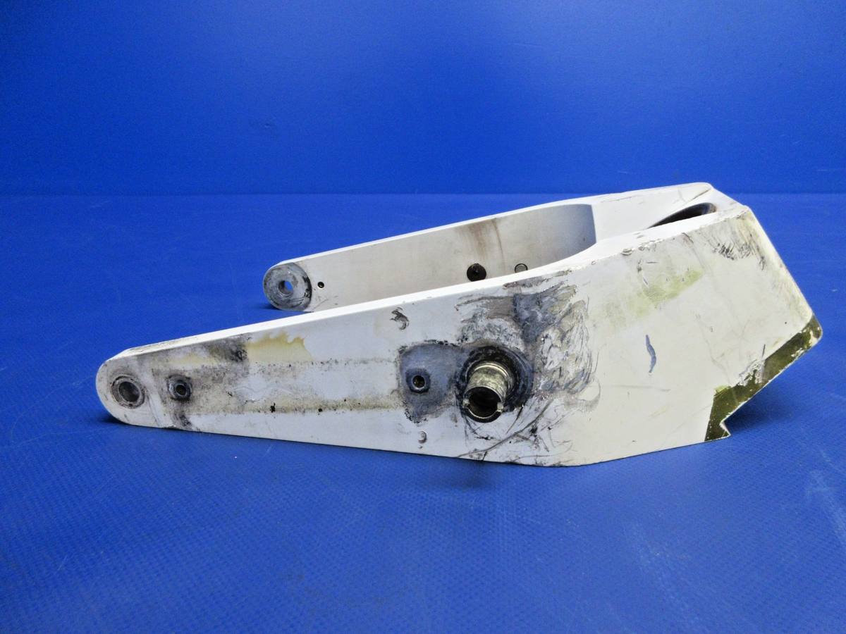 Cirrus SR22 Nose Gear Fork P/N 11638-003 (0926-800)7