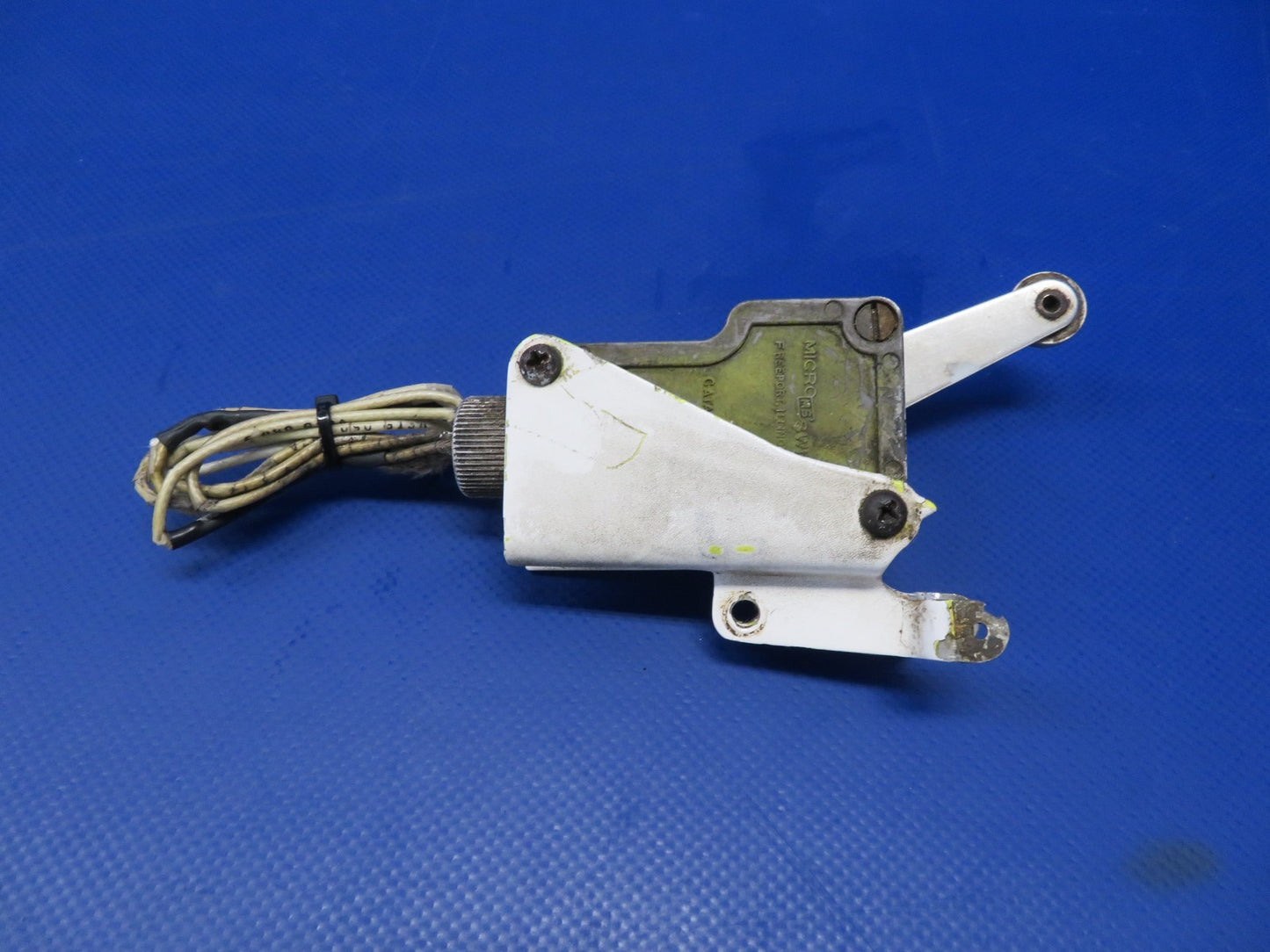 Cessna 310N Main Gear Safety Switch P/N 1VA20 TESTED (0726-454)5