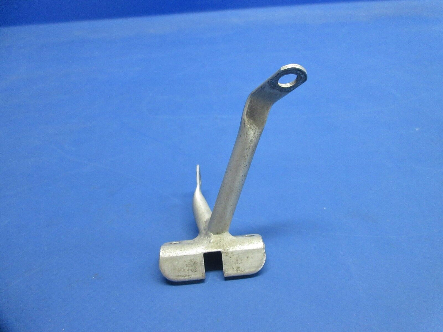 Piper PA-32RT-300T Lance II Propeller Pitch Control Bracket 69546-00 (0924-836)