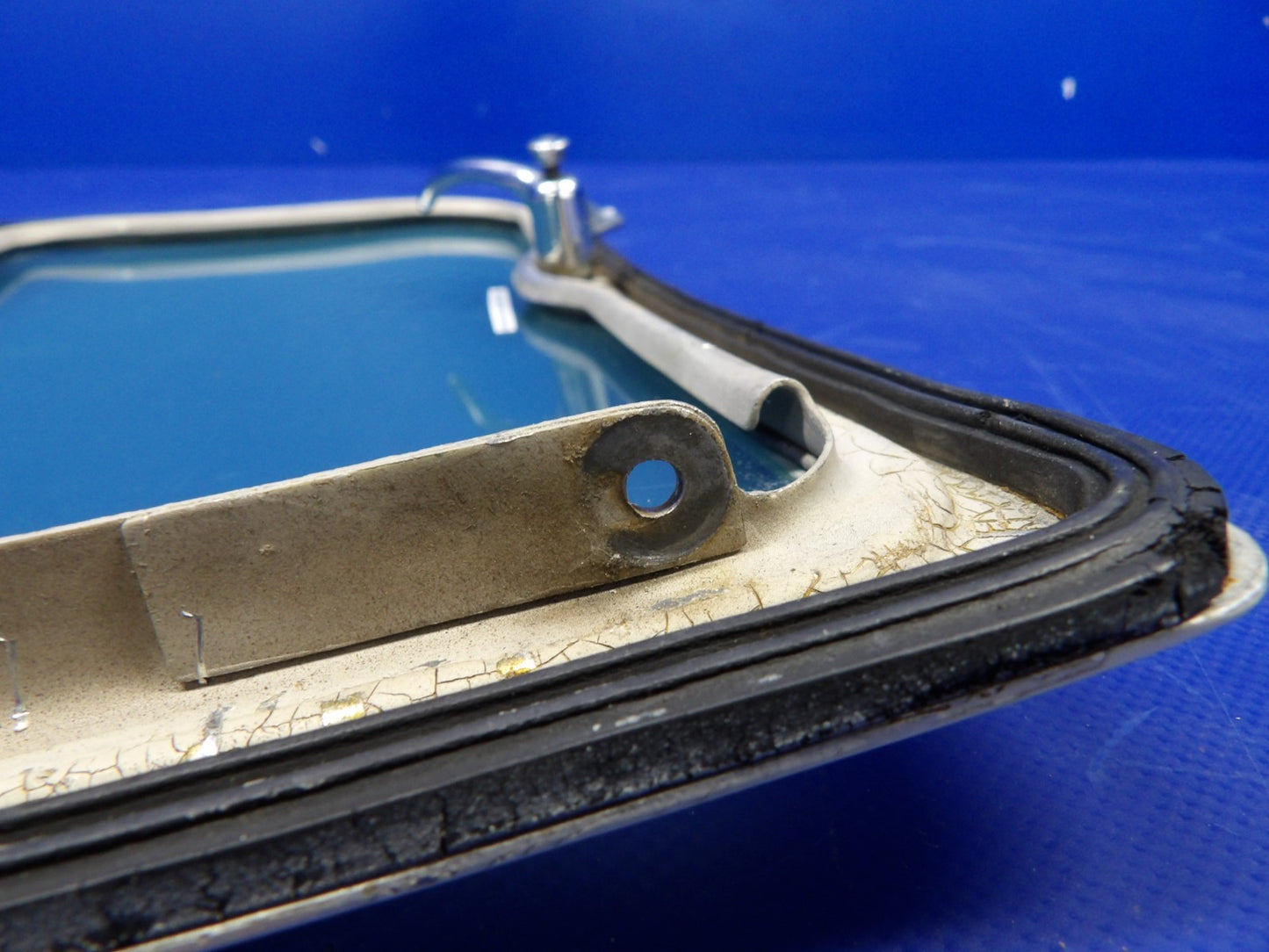Beech D95A Travel Air Storm Window P/N 35-410291-650 (0226-511)12