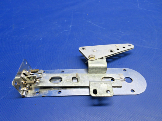 Beech 76 Duchess Inner Cabin Door Latch Plate RH P/N 105-420018-7 (0526-853)0