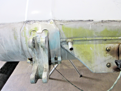 Cessna 310N Wing Tip Tank RH P/N 5092301-1 w/ Rear Fairing (0626-824)2