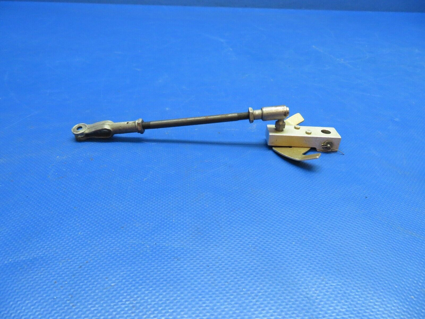 Cessna 337 / P337H Control Rod Aft Cowl Flaps NAS354-4-475 1560220-3 (0624-1778)