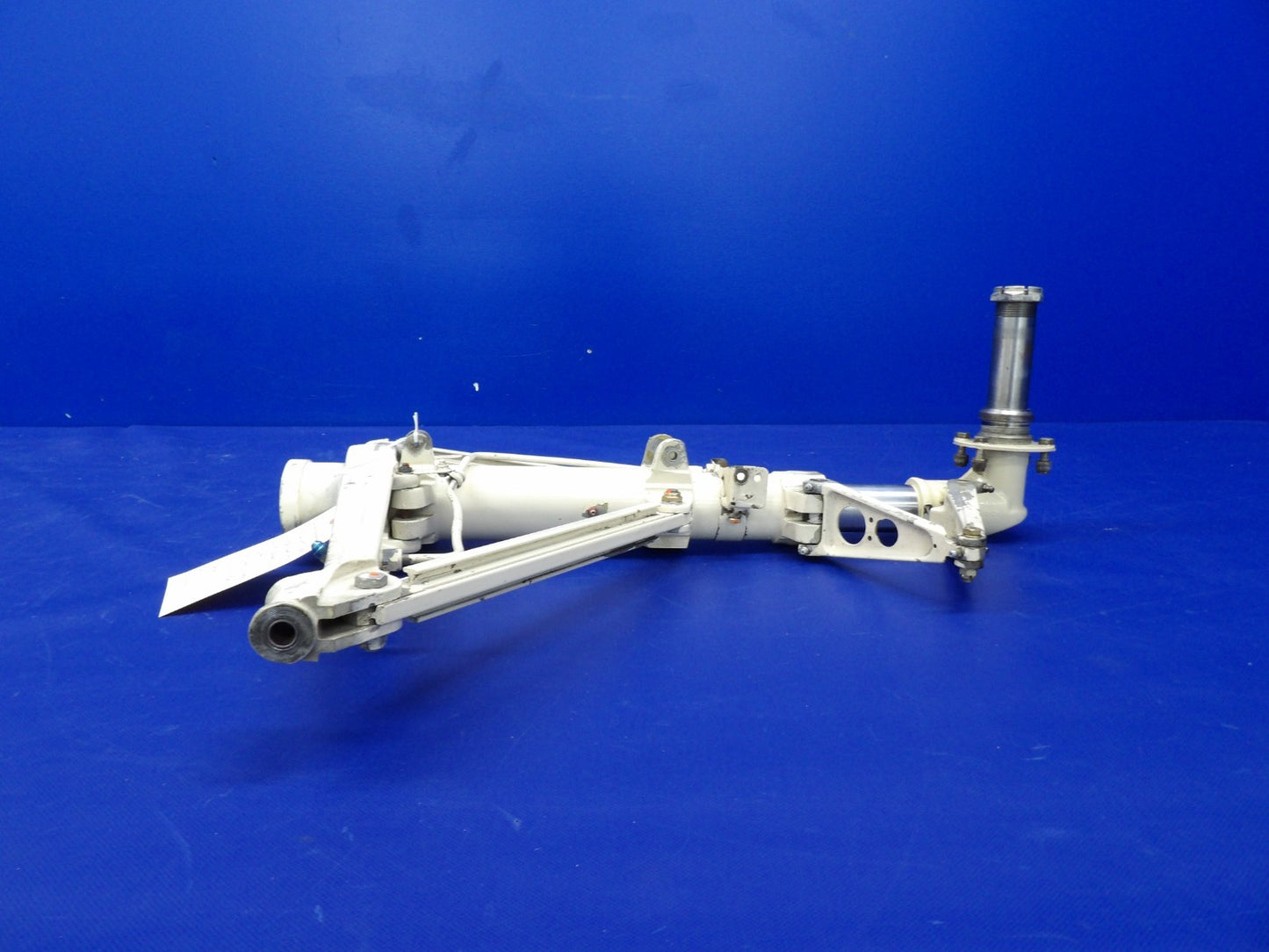 Beech D95A Travel Air Right Hand Main Gear P/N 95-810002-20 (0226-2046)1