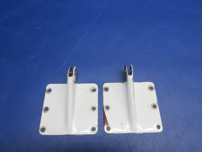 Piper PA-34-200T Seneca II Aft Cabin Door Hinge P/N 68174-00 LOT OF 2 (0626-889)1