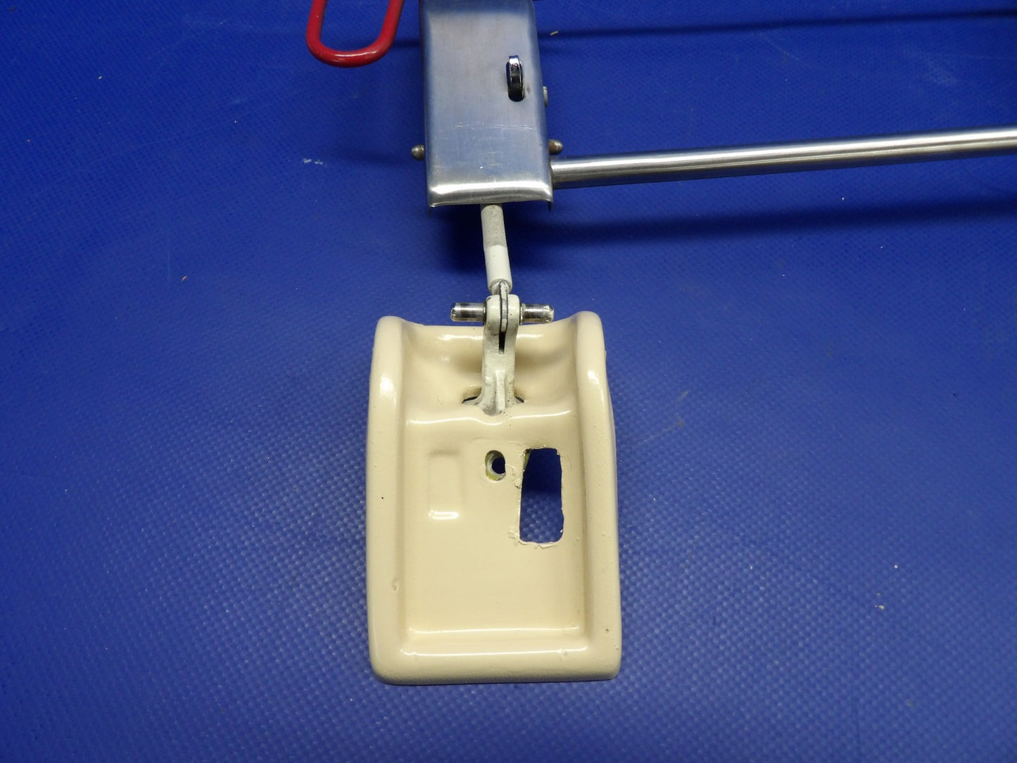 Beech D95A Travel Air RH Emergency Window Handle P/N 35-415312-4 (0226-512)6