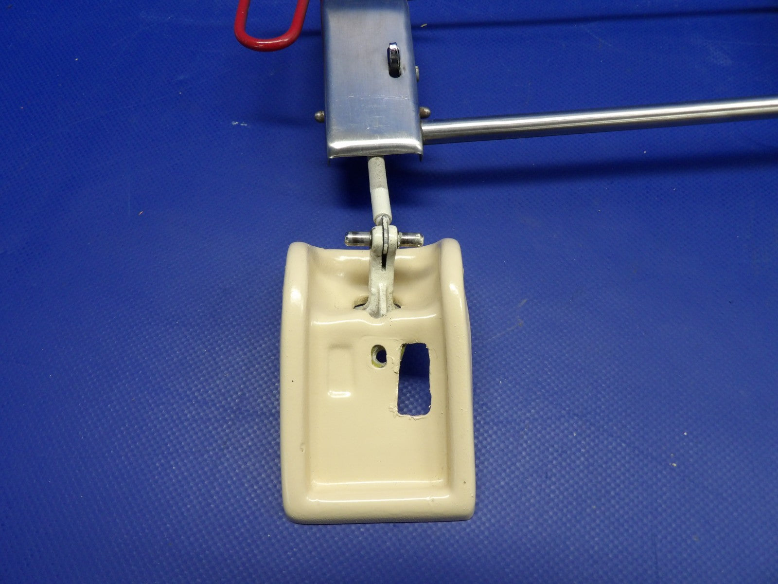 Beech D95A Travel Air RH Emergency Window Handle P/N 35-415312-4 (0226-512)6