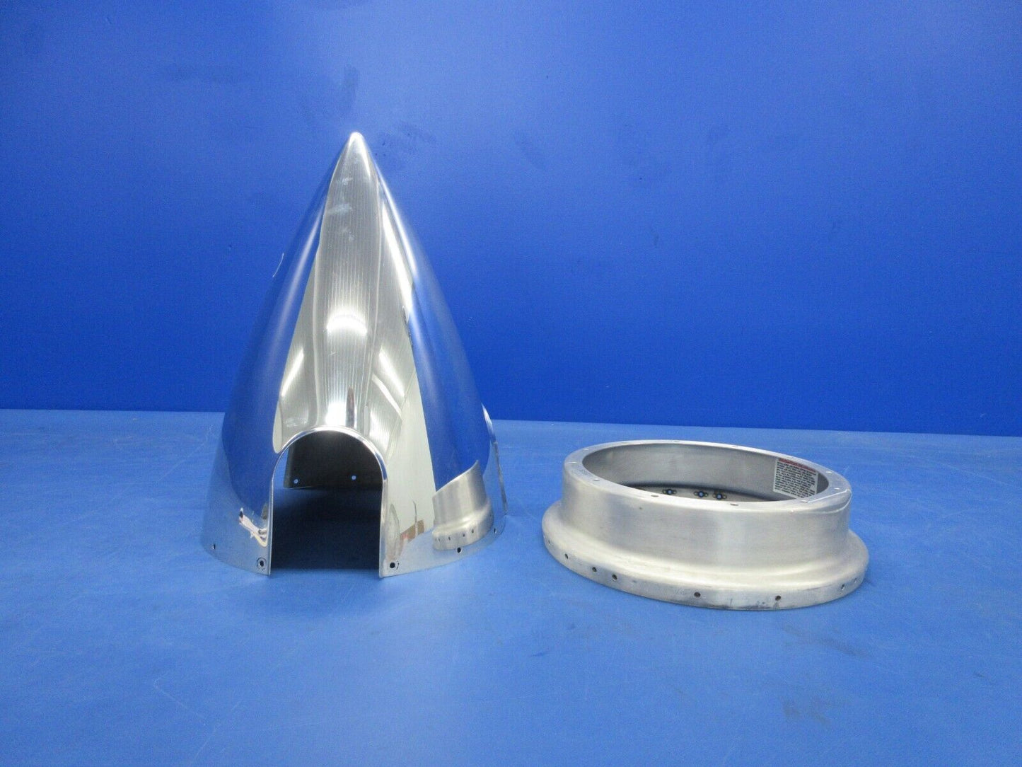 McCauley 3-Blade Propeller Spinner & Bulkhead P/N D6612-A (1024-2144)