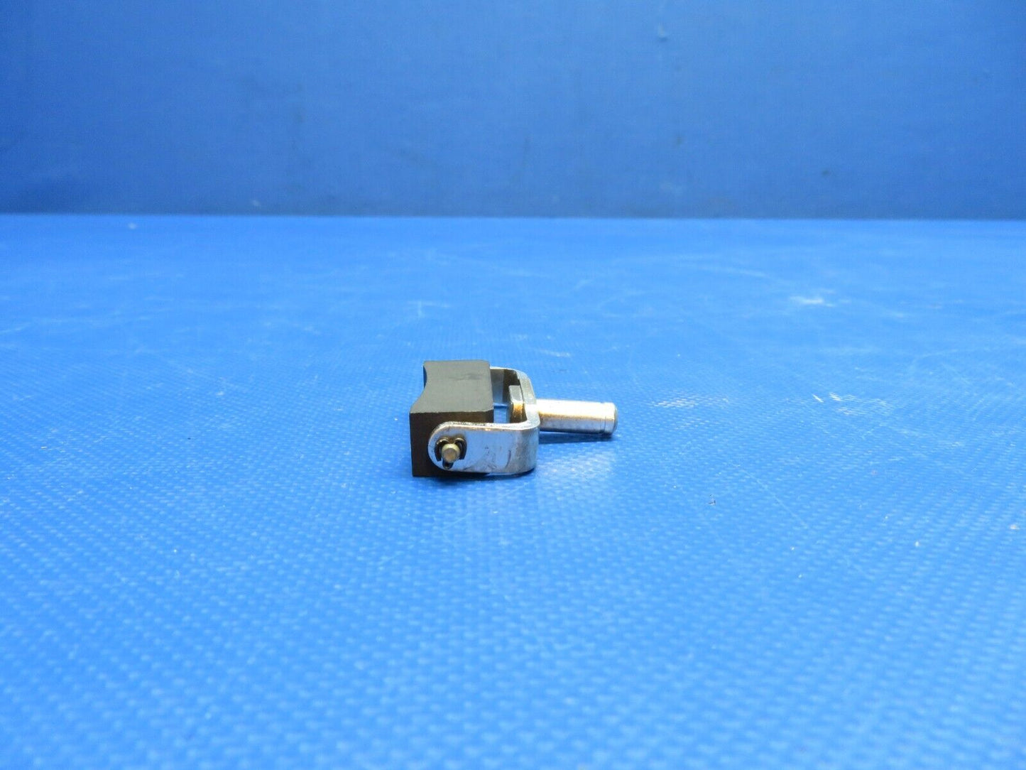 McCauley Bearing Assy / Brush Block P/N B-5121 NOS (0824-1722)