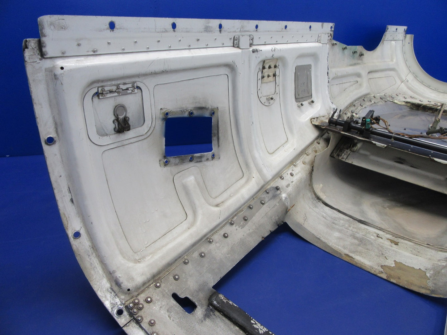 Piper PA-31T1 Cheyenne LH Lower Cowling P/N 50107-25 (0426-12)3