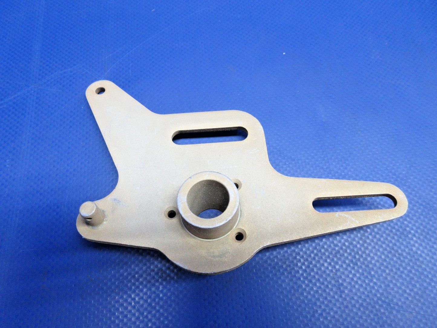 Beech RH Throttle Braze Arm w/8130 P/N 50-524510-10 NOS (0426-843)5