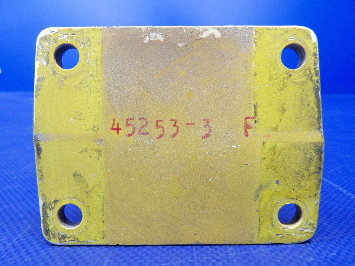 Piper PA-31T1 Cheyenne Elevator Center Hinge P/N 45253-03 (0626-1345)11