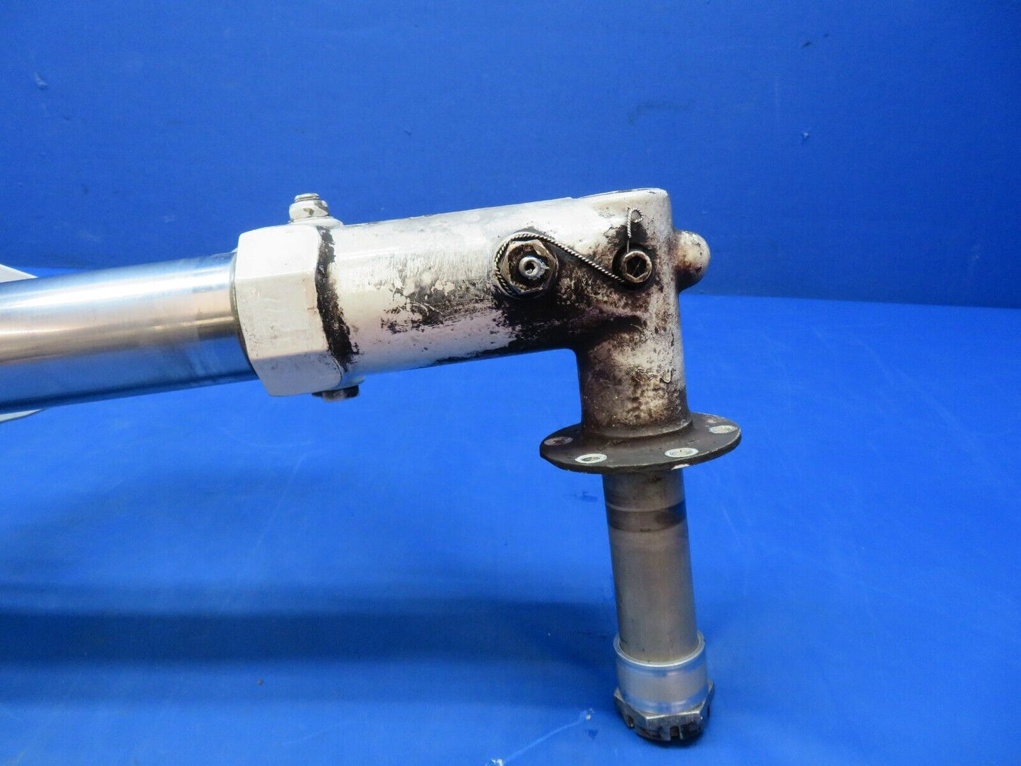 Piper Aerostar 602P LH Main Gear Assy P/N 400053-509 (0123-943)