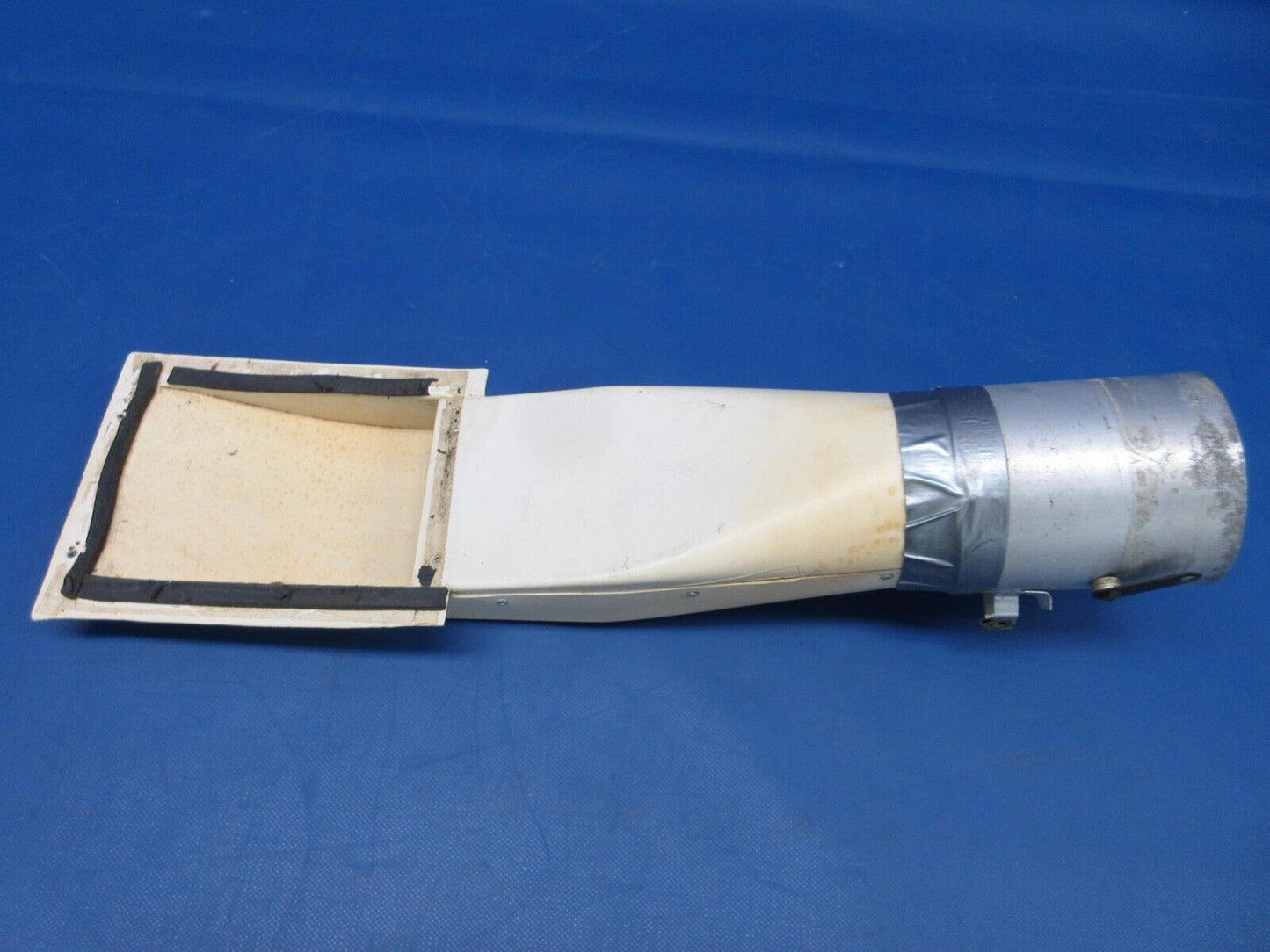 Piper PA-34-200T Seneca II Aft Duct Flapper Valve Assy P/N 69992-02 (0524-2065)