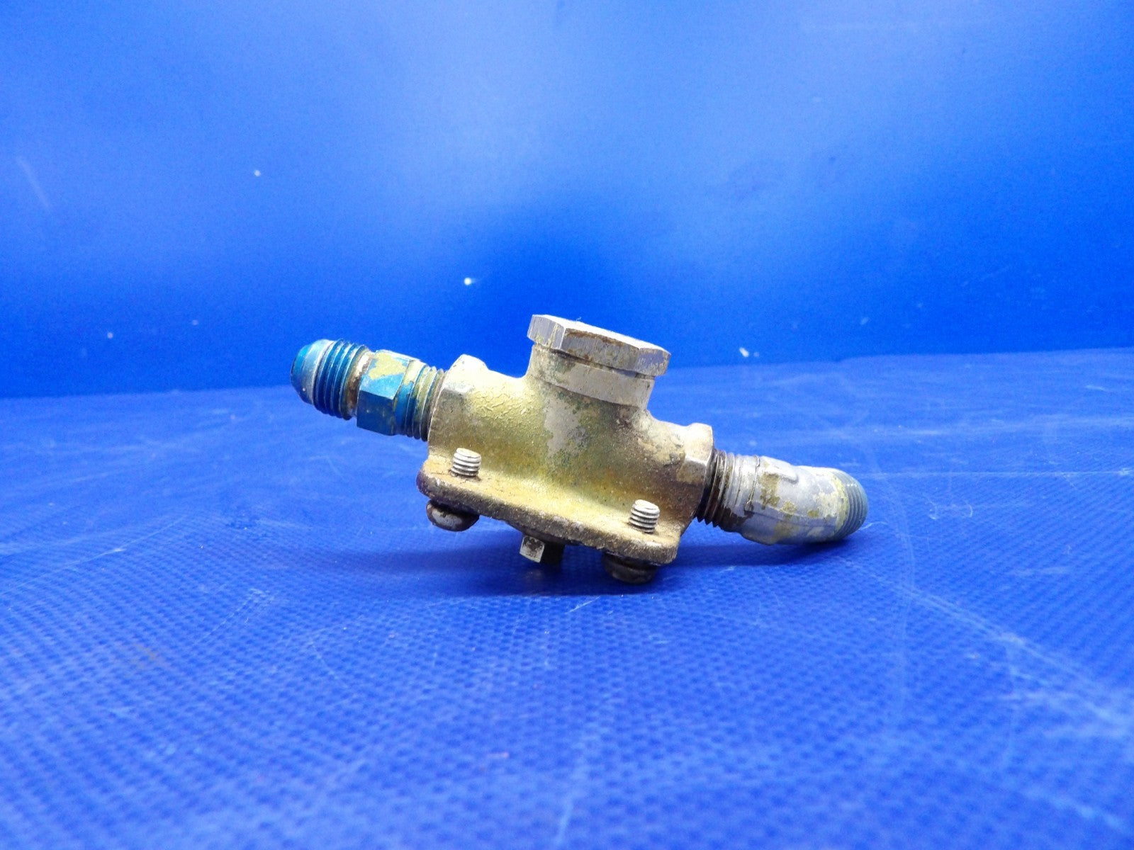 Globe GC-1B Swift Fuel Selector Valve And Handle P/N 11-420-3105 (0326-412)13