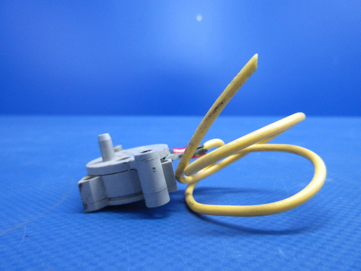 Beech 19 Standby Vacuum System MPL Pressure Sensor P/N 83-12 (0424-1311)