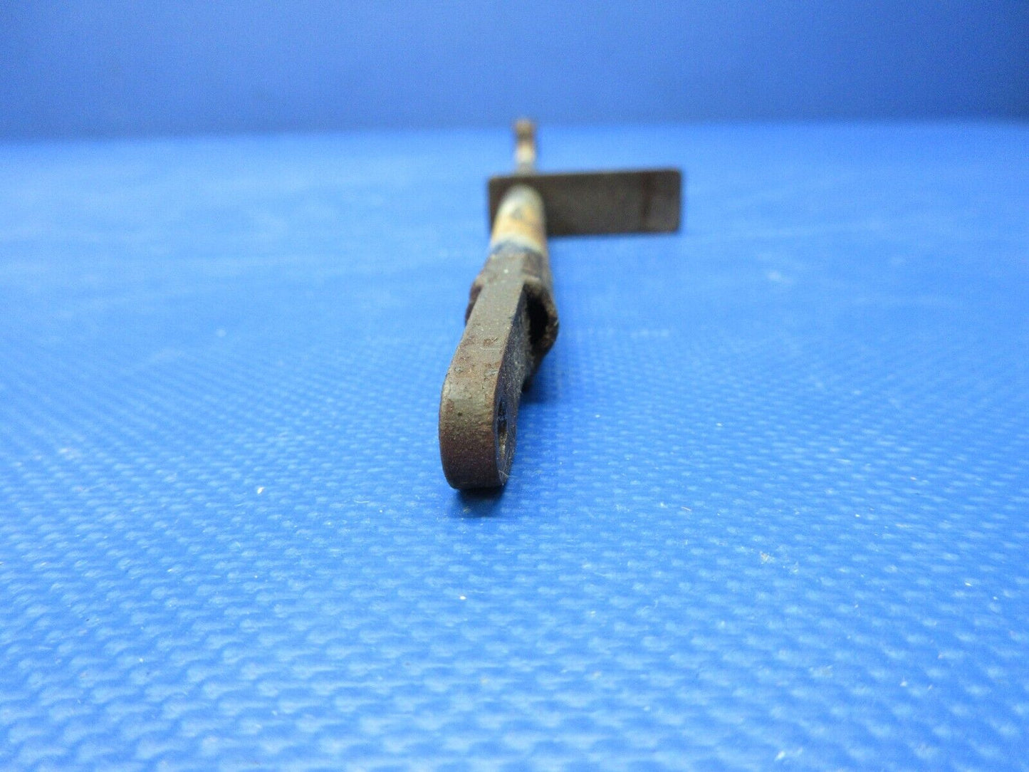 Piper PA-28-181 Archer Cabin Door Latch Tube Assy P/N 79515-06 (0924-1444)