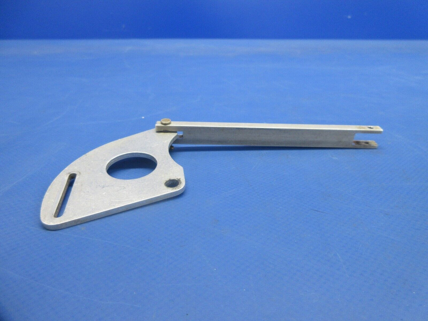 Piper PA-32RT-300T Lance II Automatic Landing Gear Arm P/N 38054-00 (0924-877)