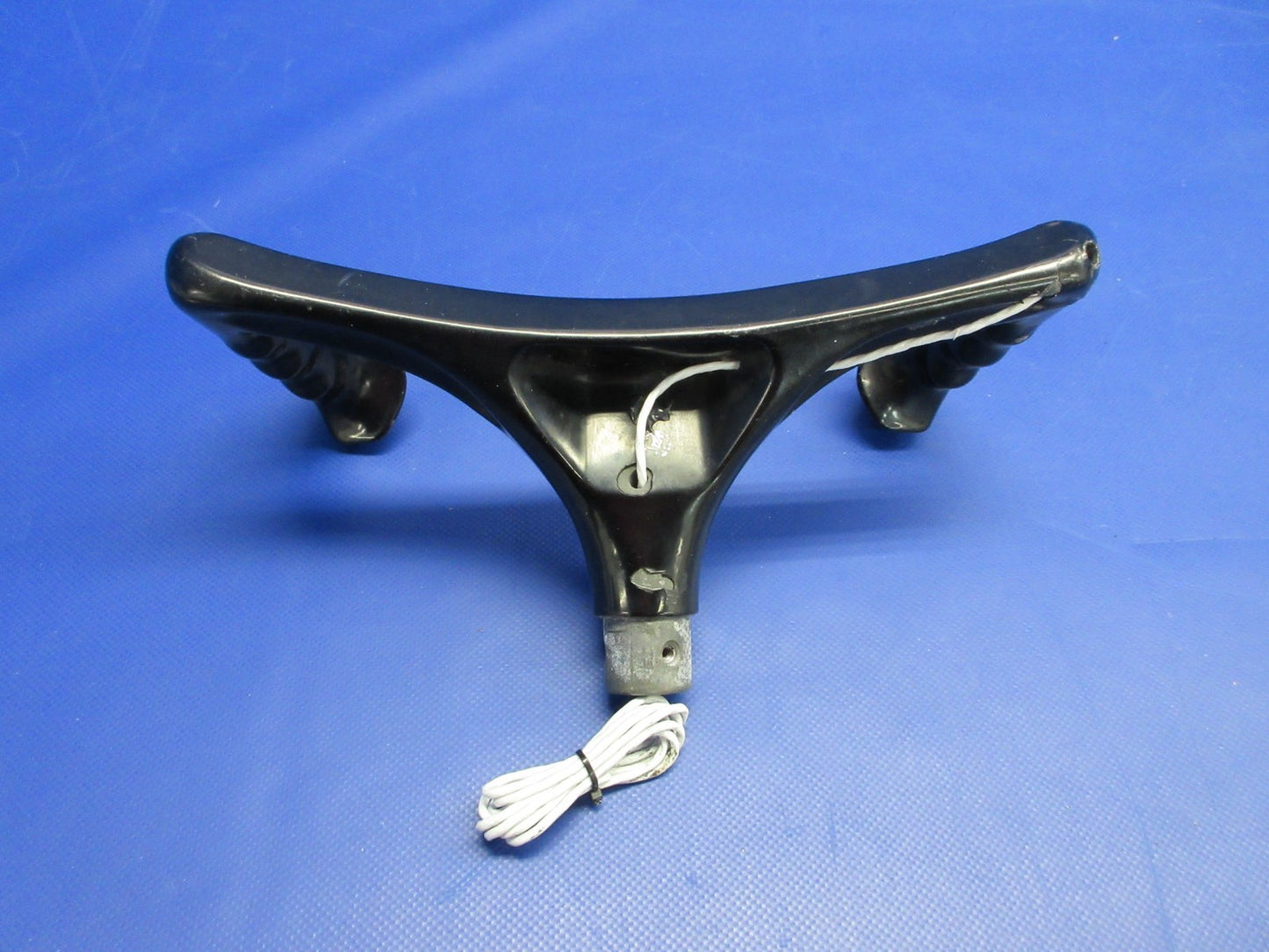 Cessna 182 / 182L Co-Pilot Control Wheel P/N 1560001-10 (0226-1027)5