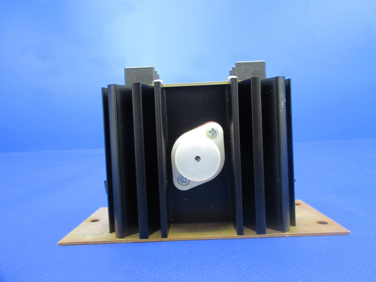 Lamar Voltage Regulator 28 Volts With 8130 P/N B-00286-1 NOS (1124-930)2