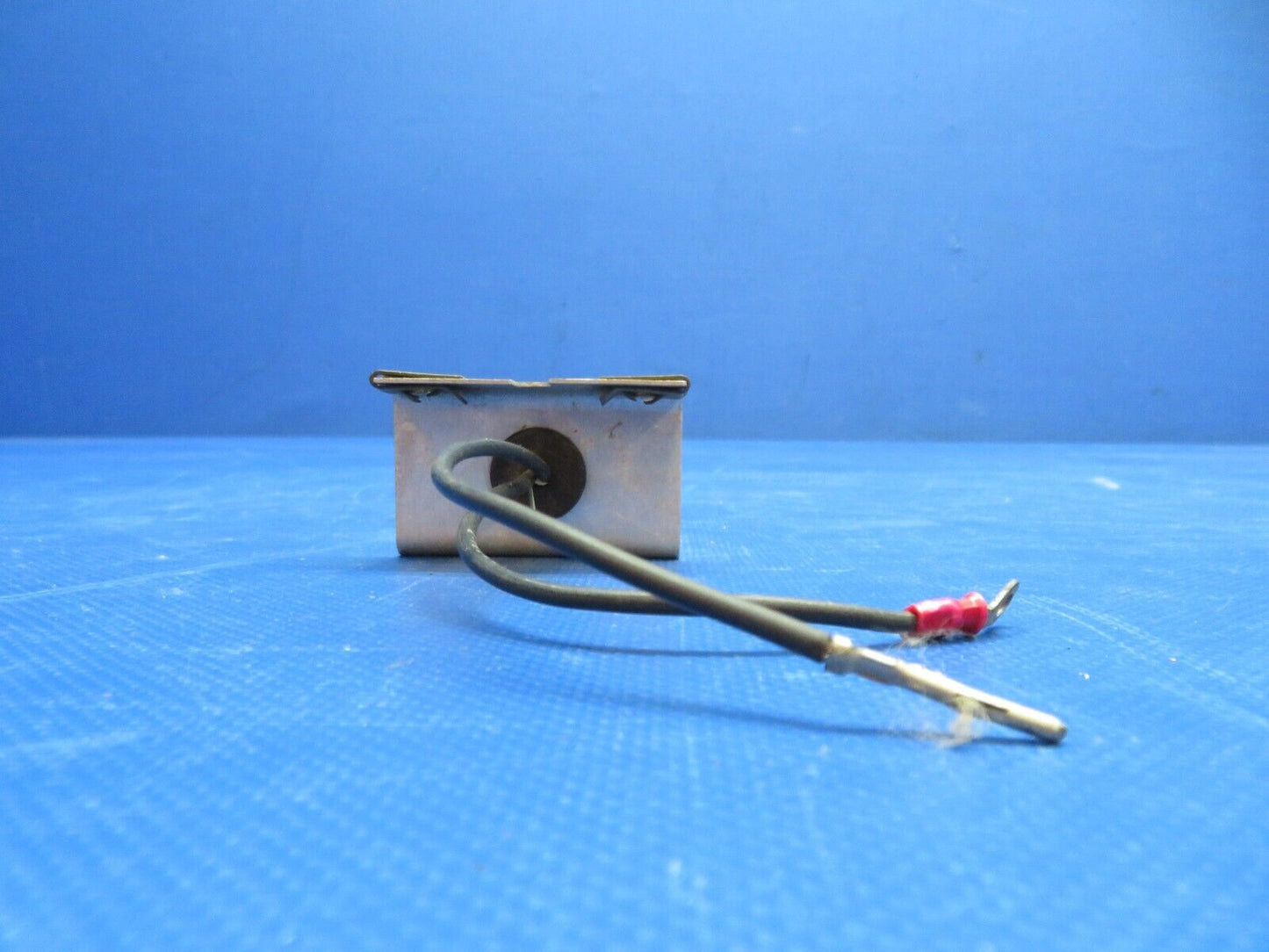 =Cessna 210 Courtesy Light & Shield P/N 1222128-1 TESTED (1124-157)