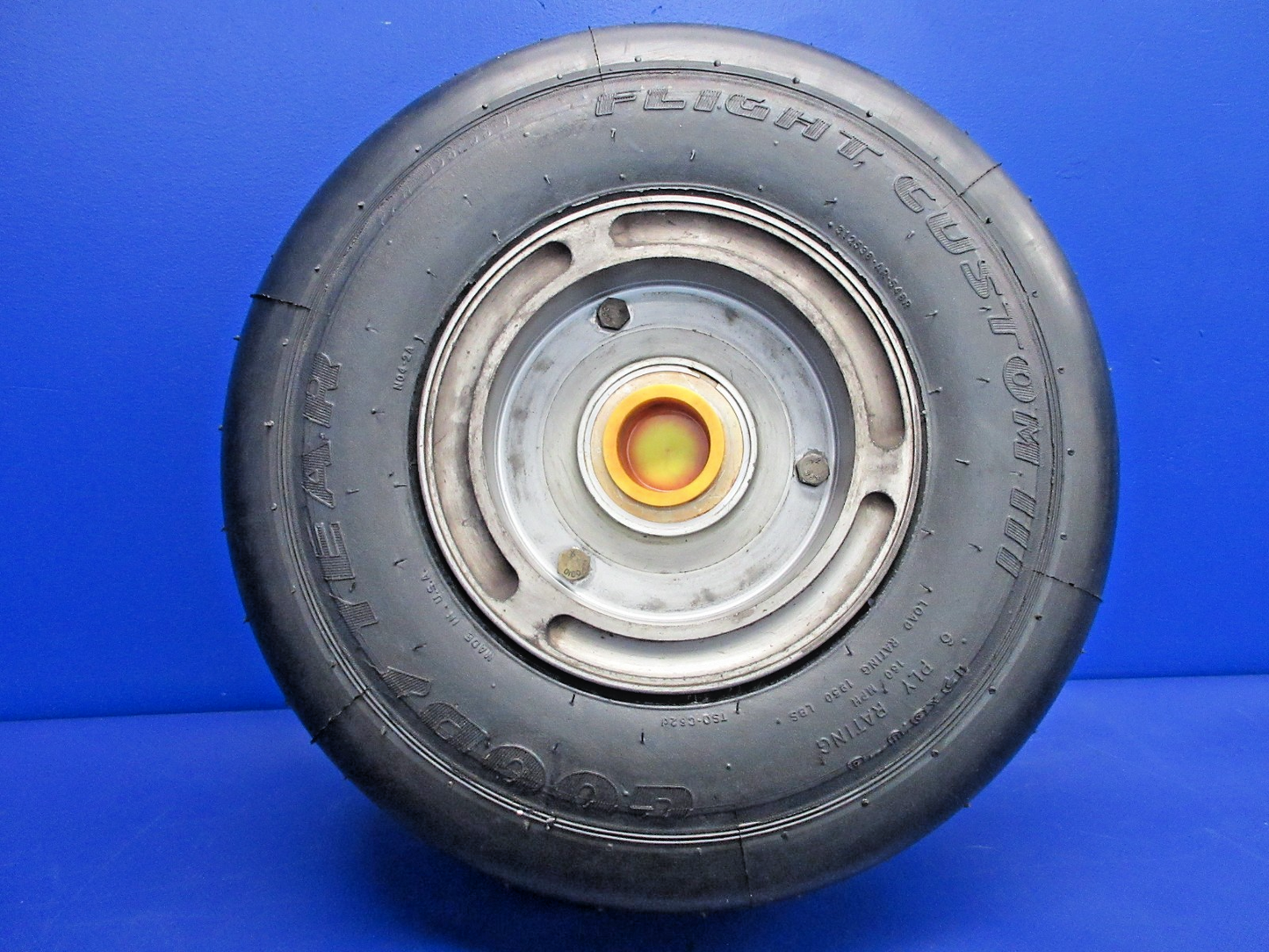 Cirrus / Cleveland 40-75P 6.00-6 Main Wheel w/tire 15x6.0-6 (0326-20183