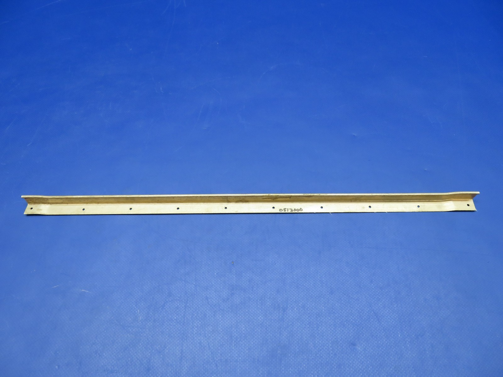 Cessna Fuselage Bulkhead Reinforcement Angle RH P/N 0513000-9 NOS (0625-1217)5