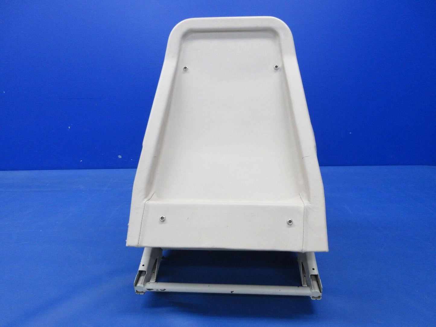 Piper PA-32RT-300T Center Aft Facing Seat Assy RH P/N 37799-02 (0924-1421)