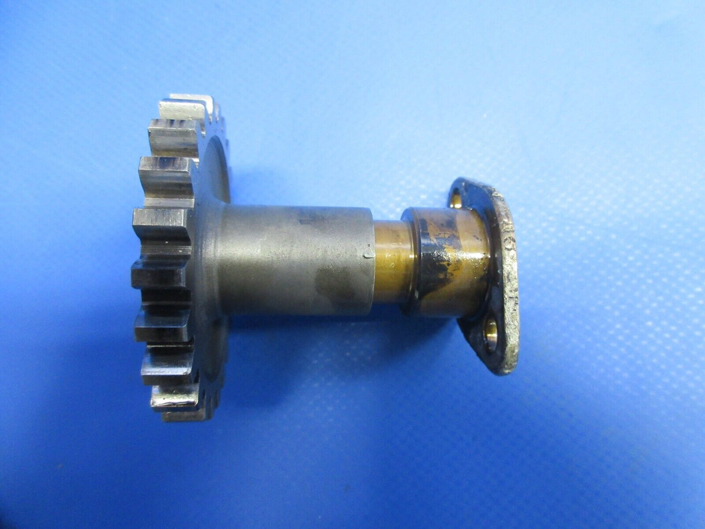 Continental E-225 Accessory Drive Idler Gear & Shaft P/N 352014 (0824-892)