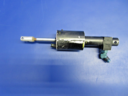 Cessna 421 Brake Master Cylinder P/N 5044000-1 (0726-733)3