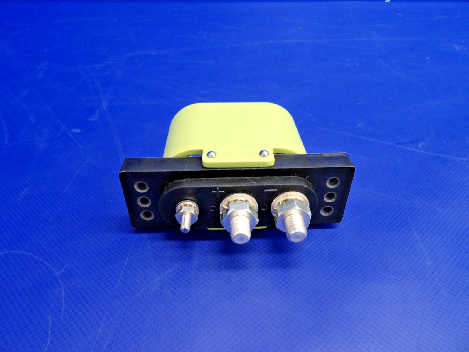 Corsair Ground Power Connector 28V P/N MS3506-1 NOS (0326-1222)8