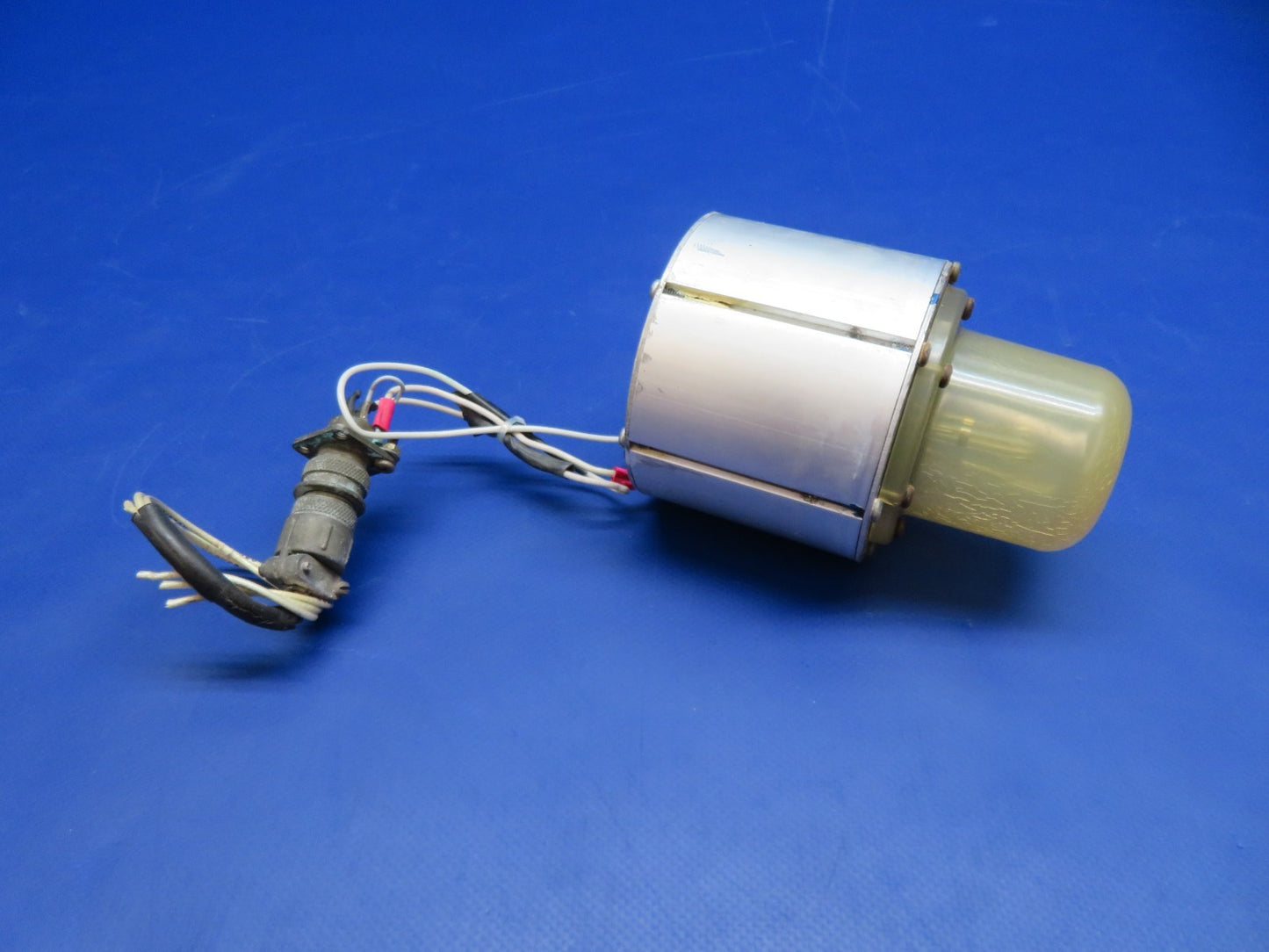 Cessna 421 Universal Corp. Flight Strobe 28v P/N 4400 TESTED (0326-173)2