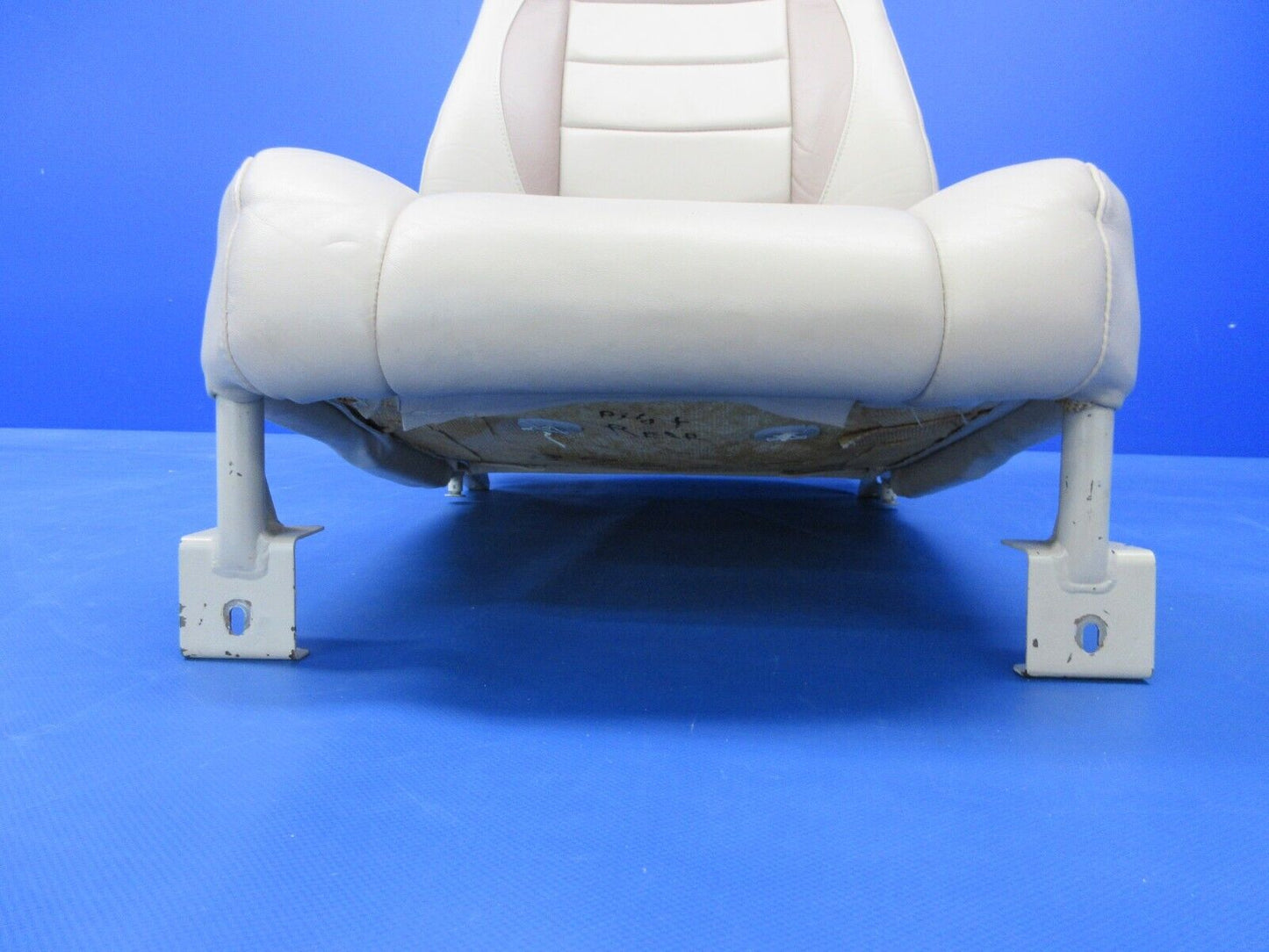 Piper PA-32RT-300T Center Aft Facing Seat Assy LH P/N 37799-02 (0924-1420)