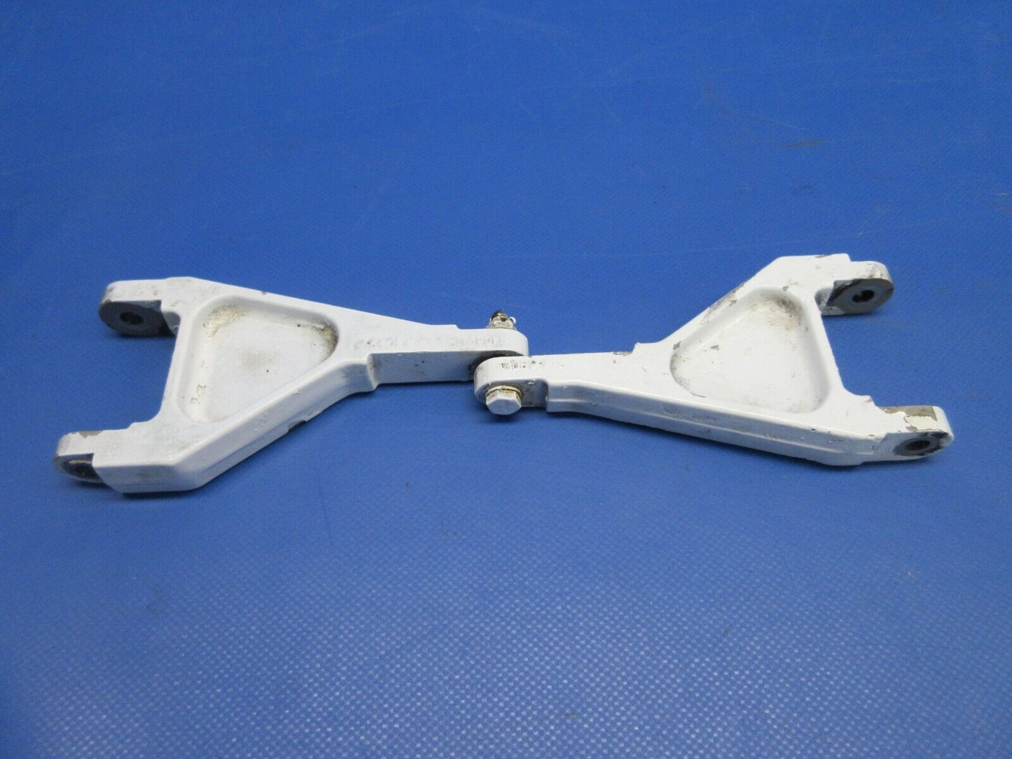 Piper PA-23-250 Aztec Nose Gear Torque Link Assy P/N 31805-06 (0624-782)